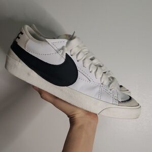 Nike Men's Blazers White With Black Swoosh Size 9 Sneakers